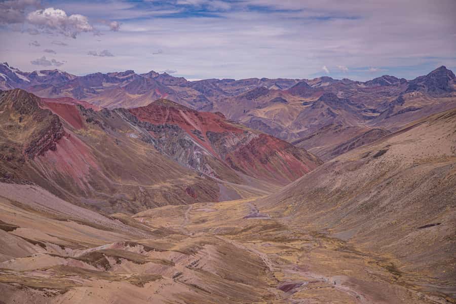 08am Departure Rainbow Mountain Tour: Late Morning Tour - The Andes guided hike before the viewpoint: where your day really starts