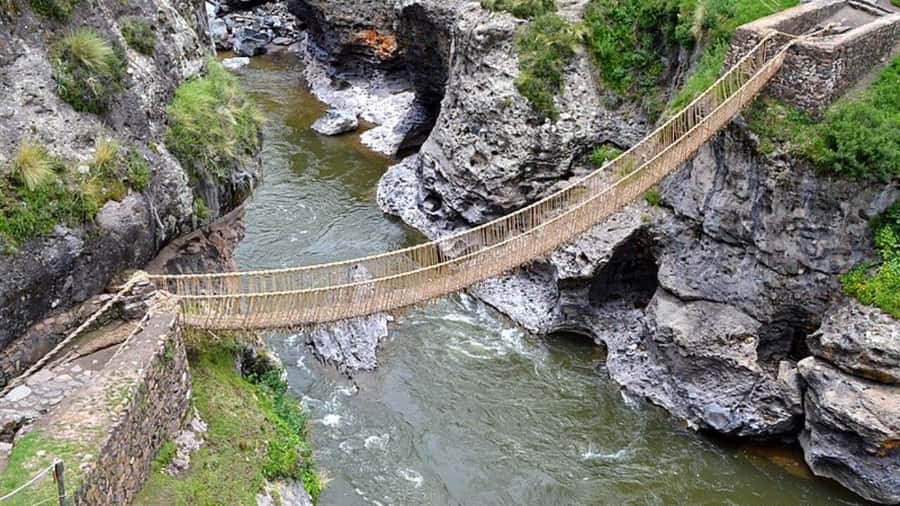 1 day excursion to Qeswachaka bridge and the 4 lagoons - Qeswachaka bridge time: Inca craft, photo angles, and crossing limits