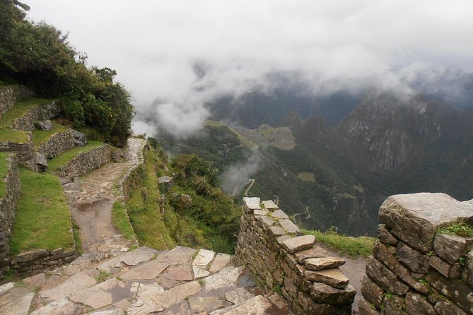 2-Day Private Short Inca Trail to Machu Picchu - Wiñay Wayna at 2,600m: the Inca site most people miss