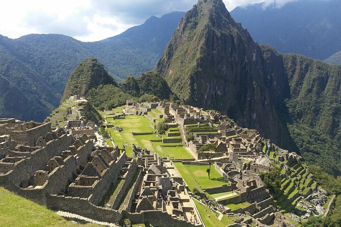 2-Day Sacred Valley & Machu Picchu by Train - Small Group Tour - Pisac market shopping without losing the plot