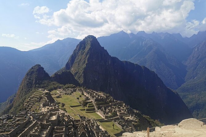 2-Day Sacred Valley Machu Picchu by Train with Llama Experience - Train experience and luggage rules, Voyager or Expedition