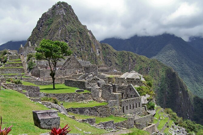 2-Day Sacred Valley & Machu Picchu Tour by Train from Cusco - Machu Picchu morning: bus to the main gate, guided time, then freedom