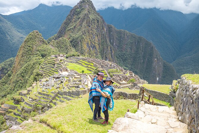 2-Day Tour: Sacred Valley & Machu Picchu – All Tickets Included - Guides and group size: what helps the day feel smooth