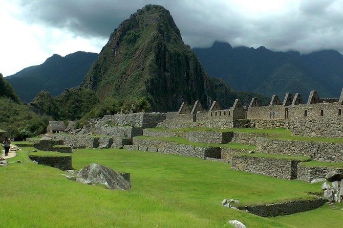 2 Days : Sacred Valley Conection Machu Picchu || Private Tour || - Urubamba Lunch and Why Buffet-Style Stops Work Here