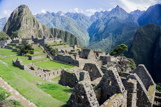 2 Days : Sacred Valley Conection Machu Picchu || Private Tour || - Evening Briefing in Town: How the Guide Preps Your Visit
