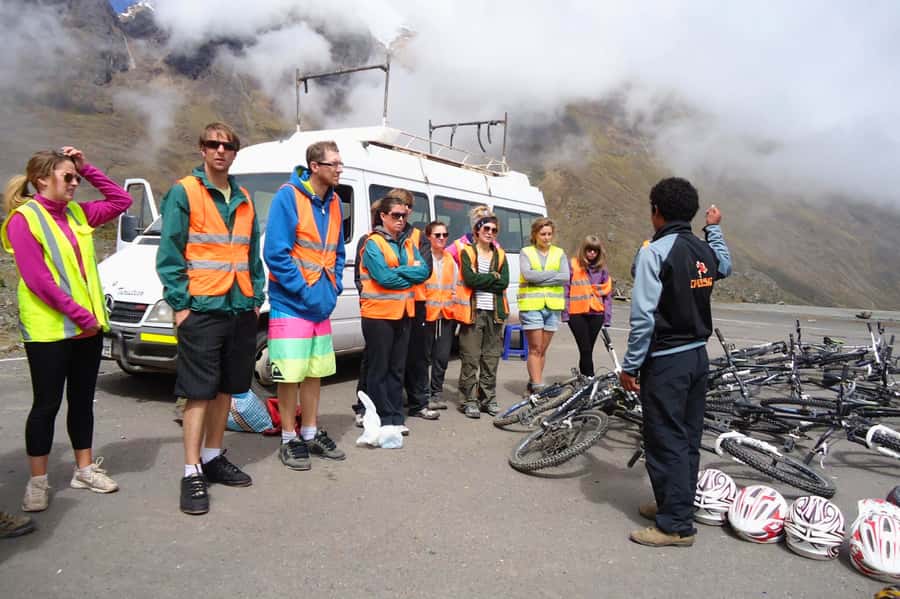 4 Days Inca Jungle Adventure to Machu Picchu - Practical packing and behavior tips that actually matter