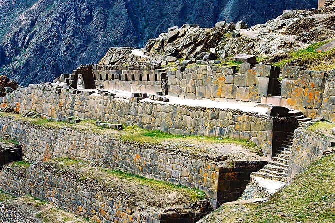 6-Day Machu Picchu Express Group Tour - Day 3: Cusco to Aguas Calientes by train, then a proper night