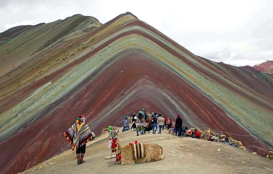 7 Colors Mountain - Group Size and Guide Language, How That Affects Your Experience