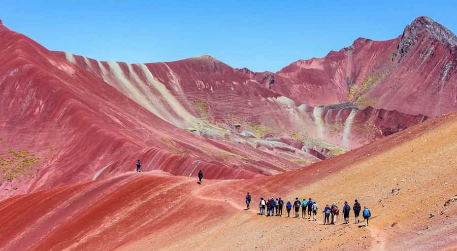 7 Colors Mountain Tour + Red Valley - The day’s rhythm, from Cusco pickup to return