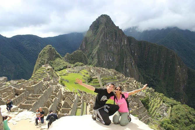 A Day at Machu Picchu, Journey to the Heart of the Andes - 5:30 am in Cusco, pickup that actually sets the tone