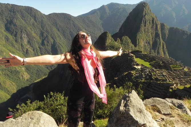 A Day at Machu Picchu, Journey to the Heart of the Andes - Ollantaytambo to Aguas Calientes: the train ride through the Sacred Valley