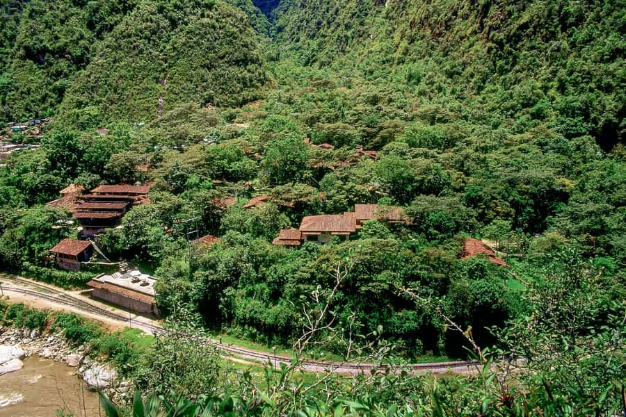 Aguas Calientes: Lunch at Cafe Inkaterra Restaurant - The Ese’Eja palm-thatched roof and the feeling of being offstage