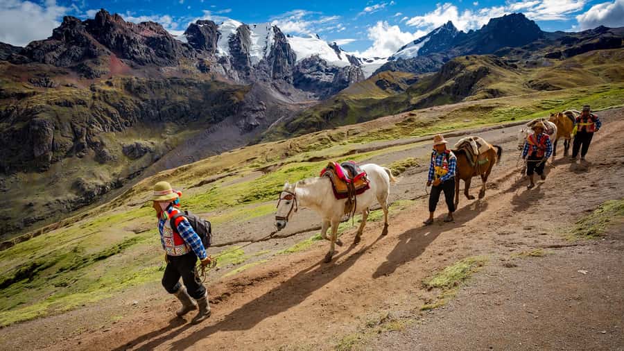 Arrive before the crowd to the Mountain in private service - The Hike to Rainbow Mountain: 1.5 Hours Each Way at a Moderate Pace