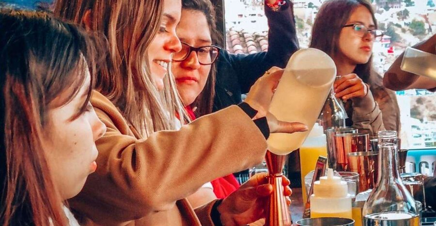 BUS 180 CUSCO - Restobar Pisco Sour preparation demo: learning without the full commitment
