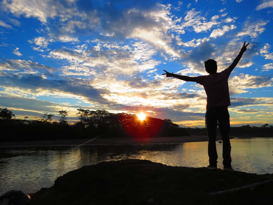 Capibara and caiman search on the Tambopata river - From Puerto Maldonado pickup to reaching the Tambopata River