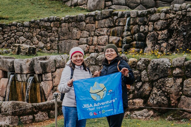 City Tour Cusco - Guides Set the Mood, and This One Has a Pattern