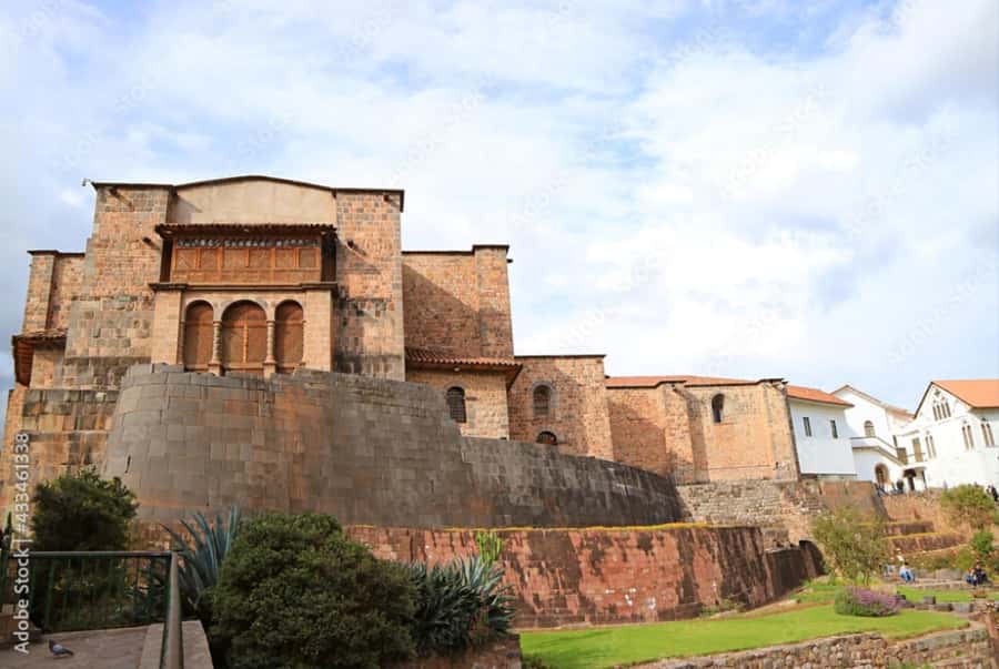 City Tour Cusco Qoricancha Sacsayhuaman y Tambomachay - Qenqo: Altars, Rock Formations, and Ritual Space You Can Still Read