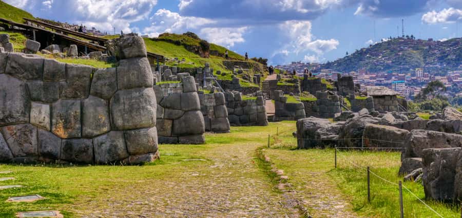 City Tour Cusco & Valle Sagrado Pisac mas Almuerzo - Sacsayhuamán, Qenqo, Puka Pukará, Tambomachay: Cusco’s Big Four