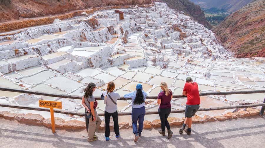 Cusco: 4-Day Lares Trek to Machu Picchu with Panoramic Train - Day 2: Condor Pass at 4,750 m, a Ceremonial Moment, and Cancha Cancha