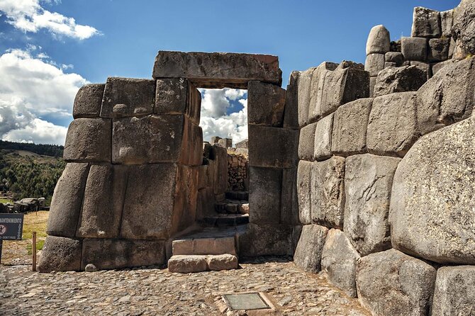 Cusco 7 days Tour in Machu Picchu, Humantay Lake and Vinicunca - Sacred Valley to Ollantaytambo, then the night that makes Machu Picchu easier