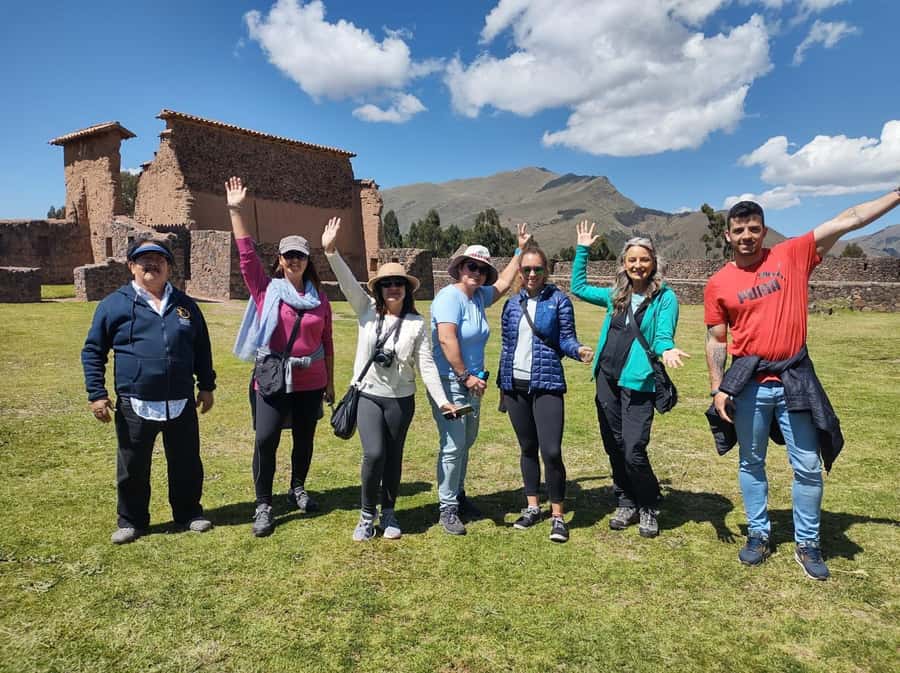 Cusco: Bus Turistico Puno Cusco con Tour y Buffet - Lunch in Sicuani: buffet at La Pascana Tourist Restaurant