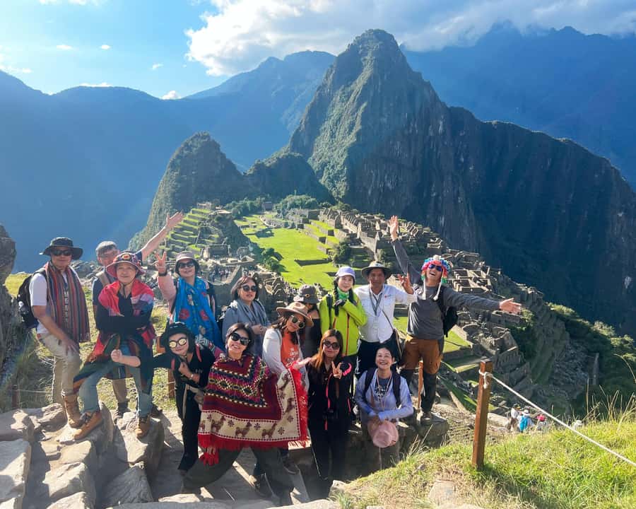 CUSCO: Full Day All Included Private Machu Picchu Experience - Train to Aguas Calientes, round trip, with Inca Rail or Peru Rail