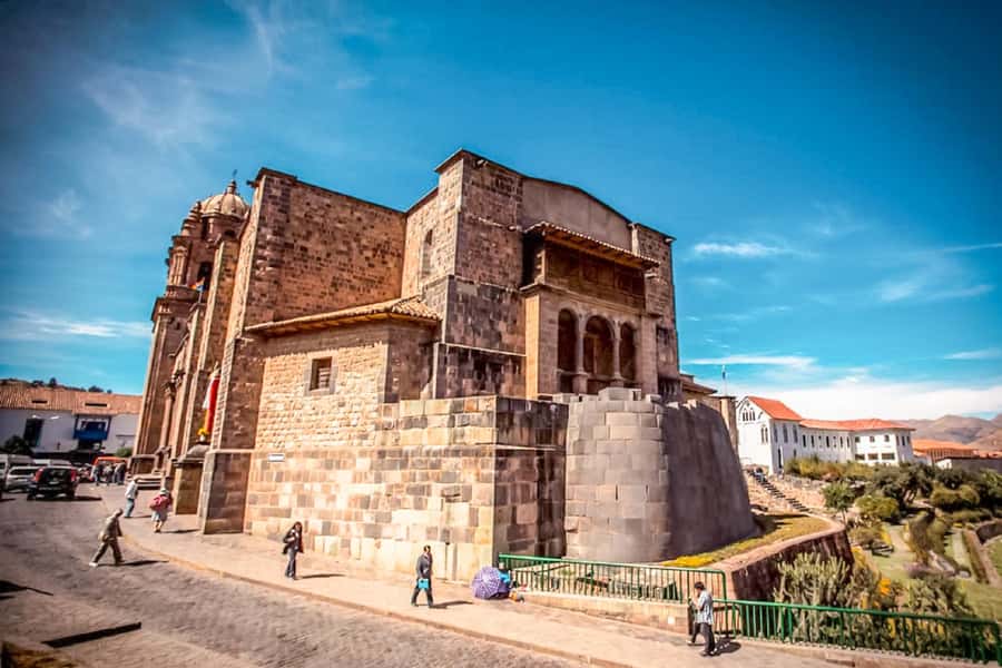 Cusco: Half-Day City and Nearby Archaeological Sites Tour - Quenqo, a mostly religious archaeological complex