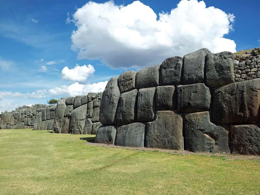 Cusco: Half-Day City Tour with Sacsayhuaman and Q'enco - Sacsayhuamán fortress: big stones, big purpose, good photo angles