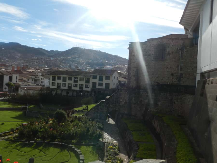 Cusco: Half-Day Historic City Tour - Craft center: learning how to spot real vicuña wool