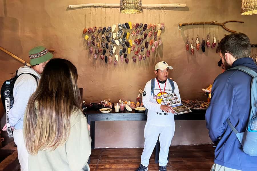 Cusco: Historic Walking Tour with Pisco Sour and Music Show - Finding the tour start: Plaza de Armas and that white umbrella