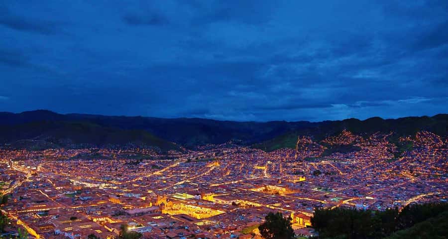 Cusco: Legends and History Night Tour with Pisco Sour - Iglesia de San Cristóbal: Where Legends Meet Stone