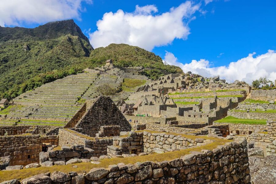 Cusco: One Day Tour to Machu Picchu with Train Transfers - The guided Machu Picchu route: terraces, Temple of the Sun, Sacred Rock