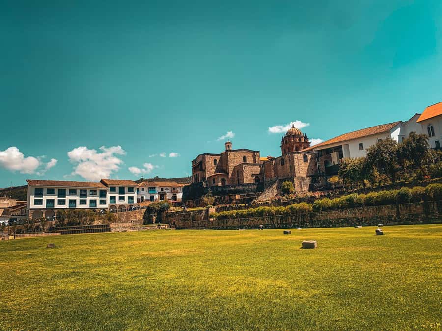Cusco: Open Bus Tour of the City’s Wonder’s - How the guide experience works: English narration with real focus