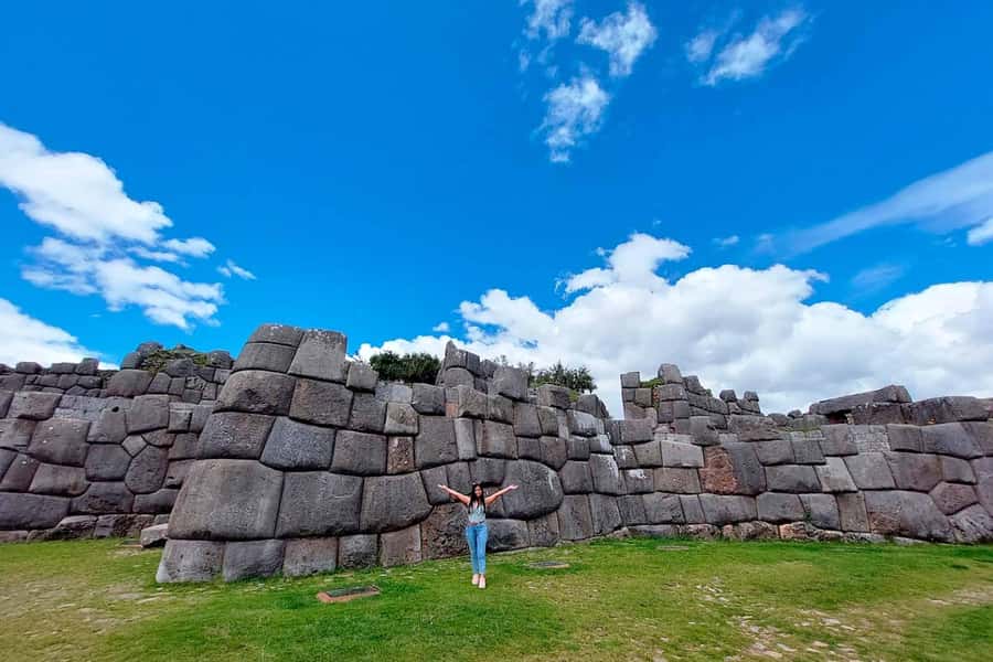 Cusco: Pisac, Sacsayhuaman, Q'enqo, and Tambomachay Tour - Pisac Market, Streets, and the Guided Park That Adds Meaning