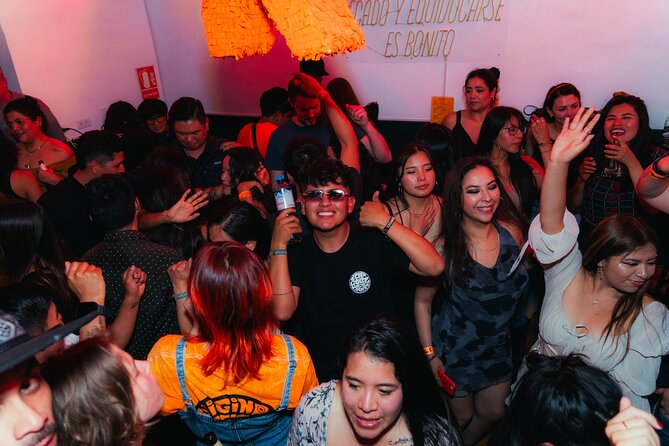 Cusco Pub Crawl: Bar Tour, Drinks And Club with no waiting lines - Stop One at Limbus Restobar: City Views and a Smooth Start