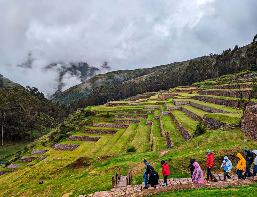 Cusco:Sacred Valley Pisaq,Ollantaytambo,Chinchero with Lunch - Cusco pickup and the mountain drive with a Taray viewpoint break