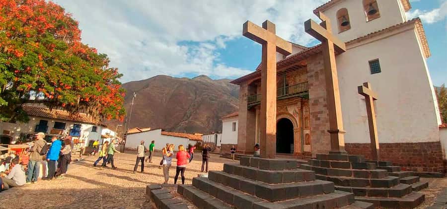 Cusco: Scenic Route of the Sun to Puno with Buffet Lunch - Raqchi’s Temple of Wiracocha at 10:15 AM: 15-meter walls and big meaning