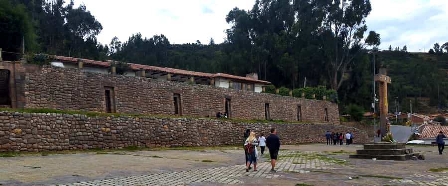 Cusco: Sightseeing Tour of the City on an Open-Top Bus - Sacsayhuamán: Inca stones and quick camera moments
