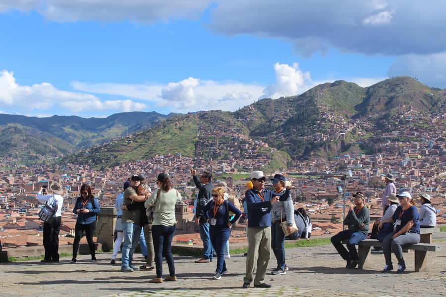 Cusco: Sightseeing Tour of the City on an Open-Top Bus - Cristo Blanco mirador: panoramic views that close the loop
