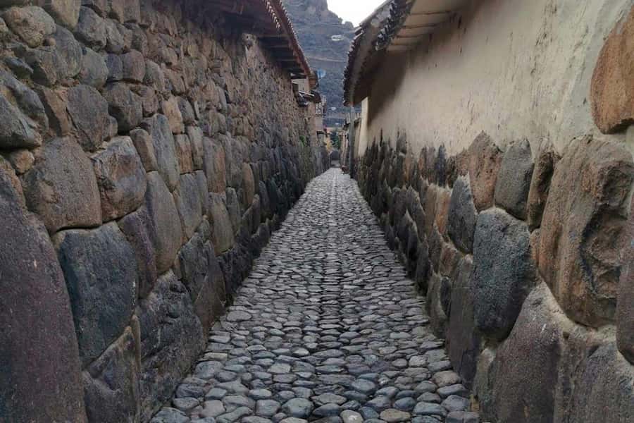 Cusco | Visit Maras, Moray, Chinchero, Pisac | Valle Vip - Small-group reality: staying comfortable with a long route