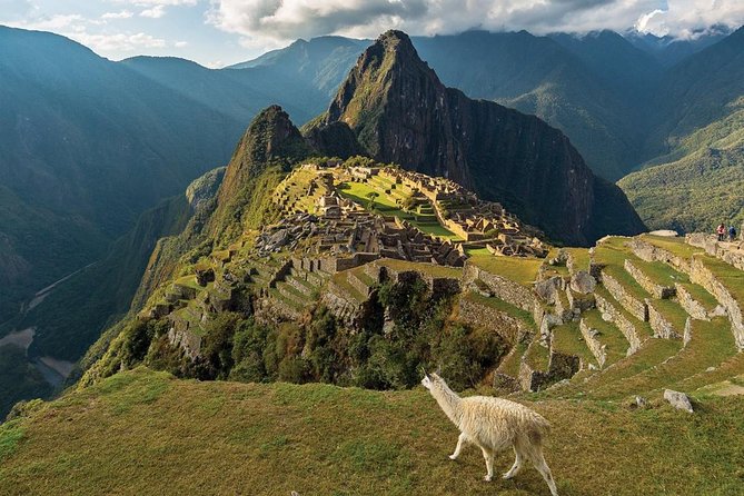 Epic Machu Picchu 2-Day Adventure by Car with Overnight Stay - Sacred Valley drive, lunch stop, and the Andes-to-tropics feel