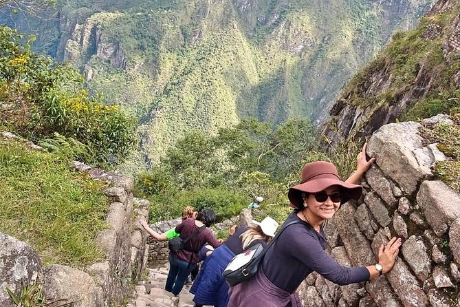 Exclusive Huayna Picchu Tour in 1 Day from Cusco - Your Aguas Calientes window: eat, reset, and don’t waste it