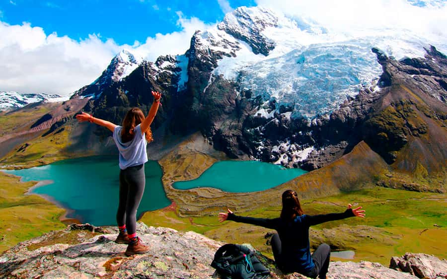 Excursion: Explore in one day the 7 lakes of Ausangate from Cusco - Guide and support: professional help, languages, and safety gear