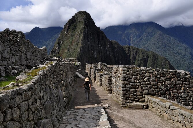Experience Machu Picchu sustainably on a private tour from Cusco - Aguas Calientes: window shopping and a calmer reset