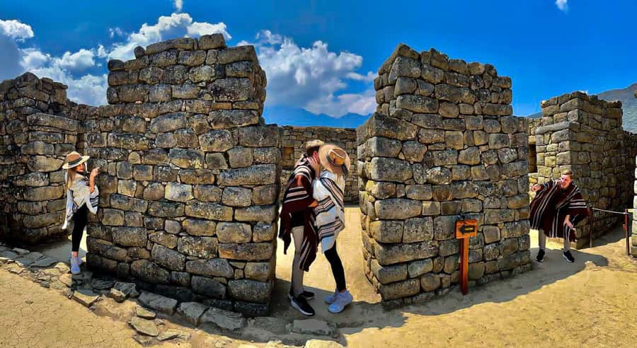 From Cusco: 1-day Machu Picchu Tour by Train - The 30-Minute Zigzag Bus Ride to the Sanctuary