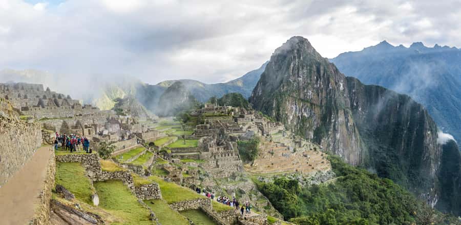 From Cusco: 2-Day Inca Trail to Machu Picchu - Day 2 Sunrise Entry: 4:00 a.m. Steps vs the 5:30 a.m. Bus, Then Circuit 2 Inside the Citadel