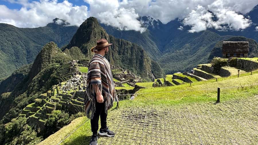 From Cusco: 2-Day Trip to the Sacred Valley and Machu Picchu - Train to Aguas Calientes: views, comfort, and one smart tip