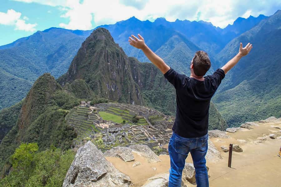From Cusco: Full-Day Group Tour of Machu Picchu - The 2-hour Machu Picchu visit: guided pacing inside the citadel