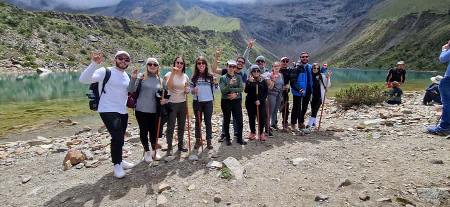 From Cusco: Humantay Lake Day Trip with Breakfast and Lunch - The descent back to Soraypampa, then the lunch reset