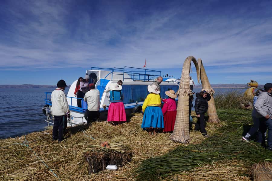 From Cusco: Lake Titicaca, Uros and Amantani by sleeper bus - Lake Titicaca in One Tight Loop From Cusco